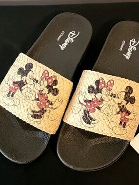 NWT! Disney 🌴☀️⛱️  Mickey & Minnie Mouse Beach Slides Size 8 Women